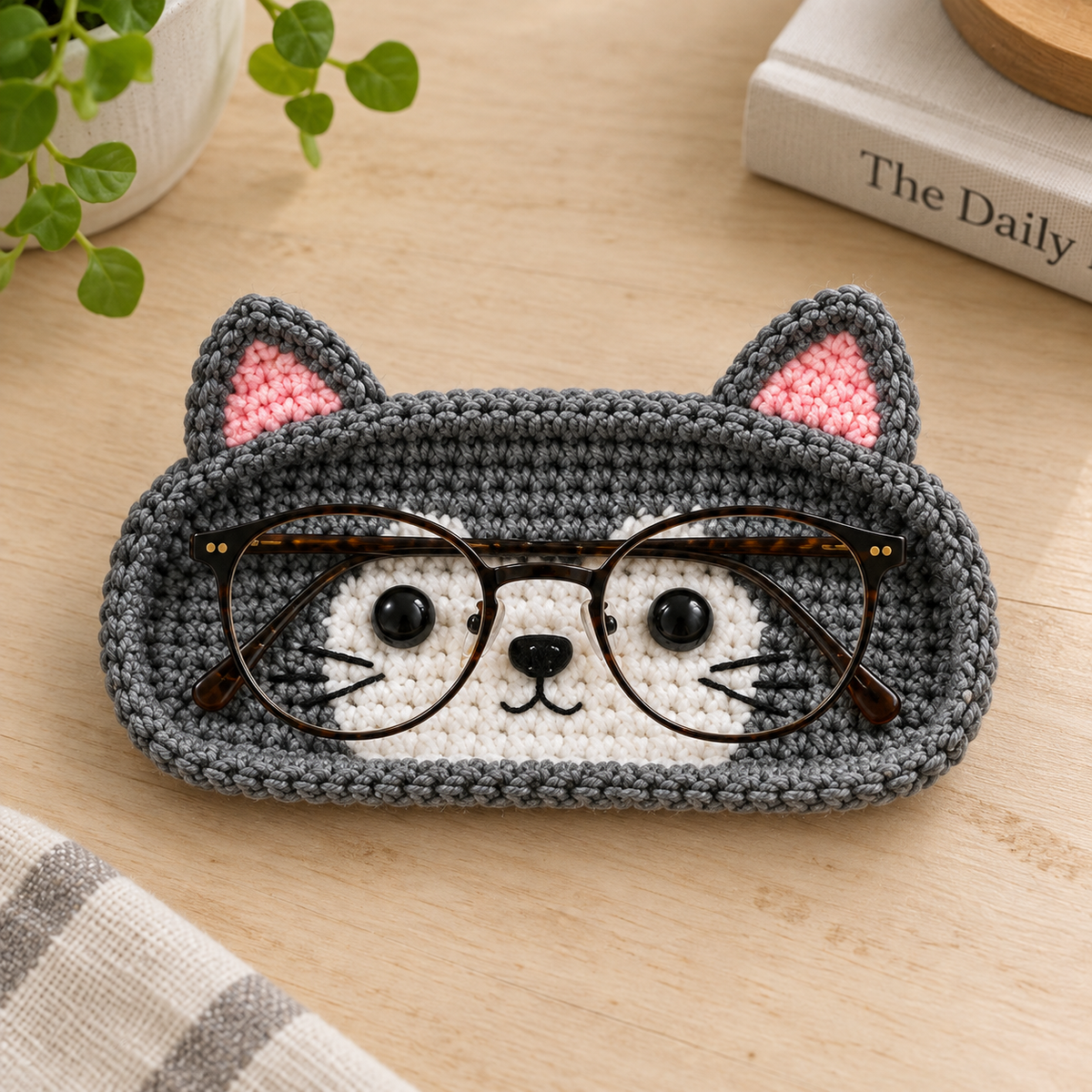 Crochet Glasses Holder – Playful Animal Faces