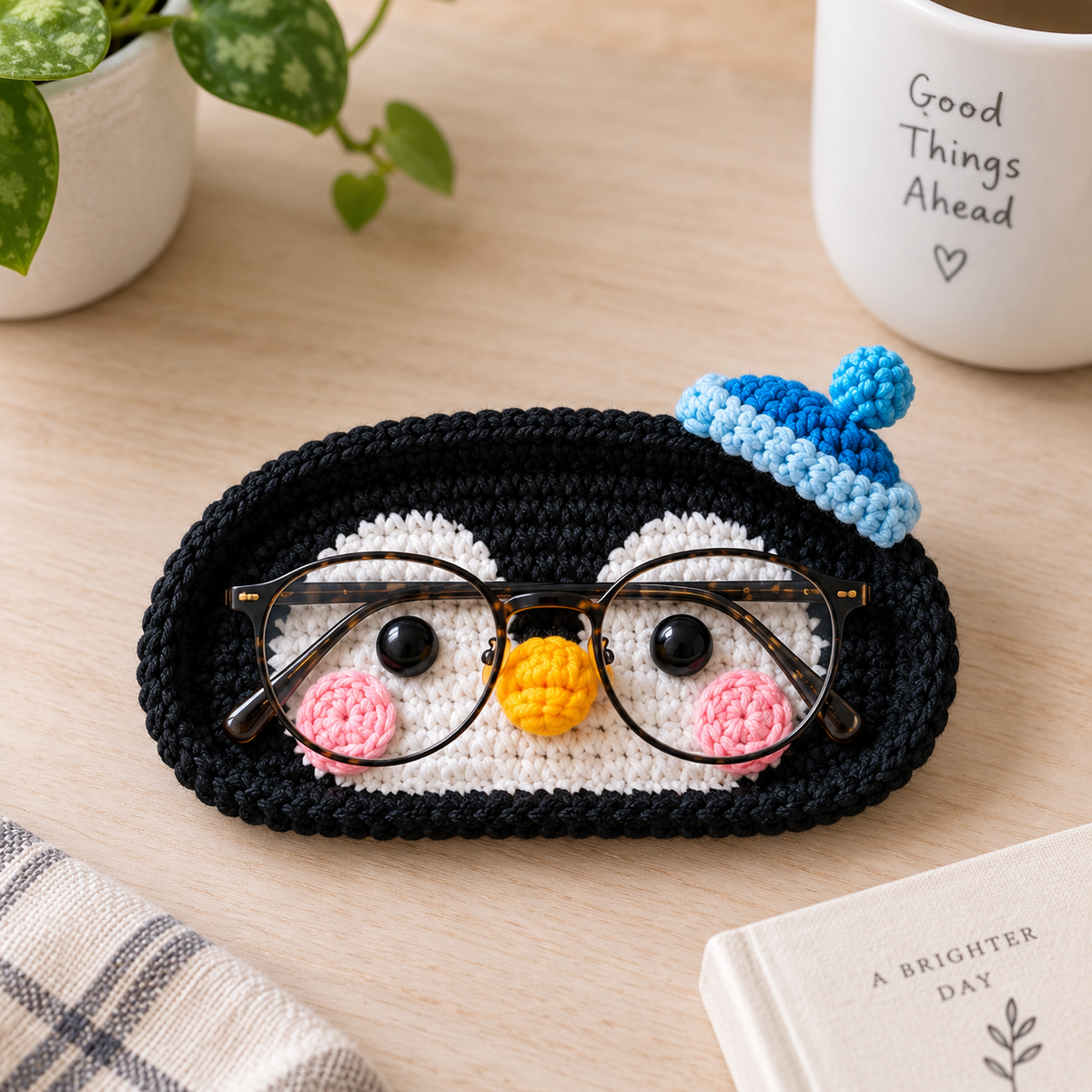 Crochet Glasses Holder – Playful Animal Faces